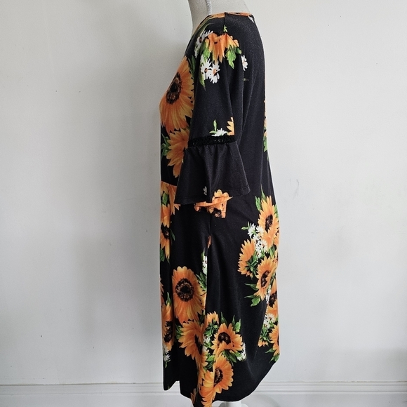 Pinup Fashion Black Sunflower Dress - Picture 5 of 10
